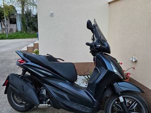 PIAGGIO BEVERLY 400 HPE, 2022 GOD.