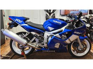 2000 YAMAHA R6
