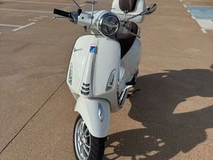 VESPA PRIMAVERA 125