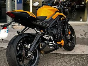 TRIUMPH STREET TRIPLE 765 RS