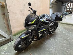 TRIUMPH STREET TRIPLE RS
