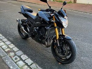 YAMAHA FZ8 2010 - EXCELLENT ÉTAT - 26 789KM