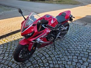 HONDA CBR 650 R
