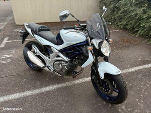 SUZUKI 650 GLADIUS 2011
