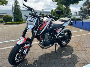 KTM DUKE 690 - TOP ZUSTAND, WENIG KILOMETER