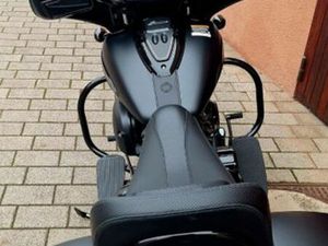 INDIAN CHIEFTAIN DARK HORSE