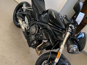 TRIUMPH STREET TRIPLE S 113 PS 02/19 NEUWERTIG UNTER 100KM