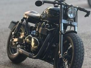 TRIUMPH - BONEVILLE 900