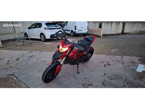 DUCATI HYPERMOTARD 821