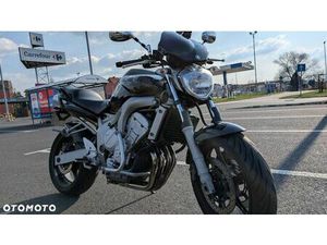 YAMAHA FZ6