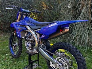 YAMAHA YZF 250 AKRAPOVIC TITANE