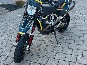 HUSQVARNA 701 SUPERMOTO