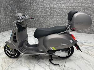 PIAGGIO VESPA GTS SUPER 300