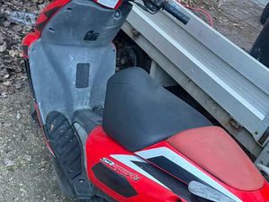 APRILIA SR50 LC2000 MOTORROLLER MIT SCHLÜSSEL UND PAPIEREN