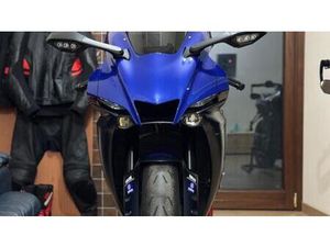 VENDO YAMAHA YZF R1 (2020 - 25) USATA A CASTELPAGANO (CODICE 9917552) - MOTO.IT