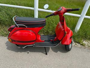 VESPA P. X. 125 BAUJAHR 1982. INNEN VERSCHLUSS