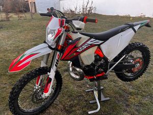 KTM EXC 300 TPI SIXDAYS 2020 TIEFERGELEGT