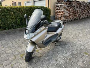 PIAGGIO X8 200