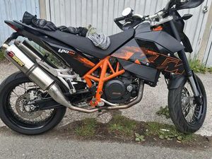 KTM 690 SM AKRAPOVIC