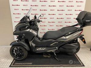 YAMAHA TRICITY 300