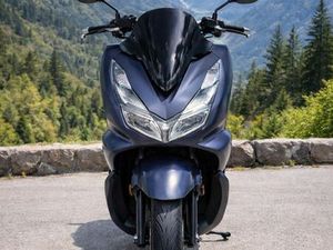 PCX 2024 IMPECAVEL LUMIAR