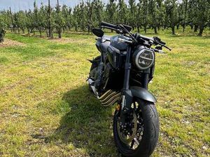 CB650R BLACK EDITION