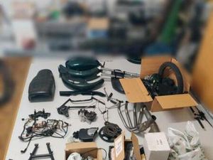 SUZUKI GS550E PROJEKT (CAFÉ RACER/SCRAMBLER)