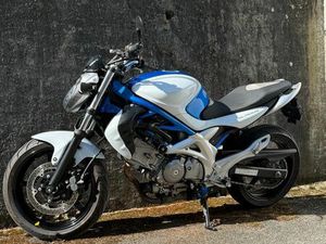 SUZUKI GLADIUS 650 CCM – MFK NEU 07/25 – SC PROJECT – TOP ZU