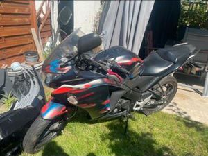 HONDA CBR 125R