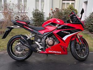 HONDA CBR 500 R – EZ 06/2022 – UNFALLFREI – TOP ZUSTAND