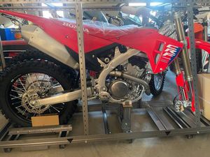 HONDA CRF250R 2026 NEUFAHRZEUG OVP