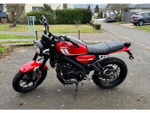 YAMAHA XSR 125 REDLINE – TOP ZUSTAND – NUR 1.573 KM – SONDERAUST.