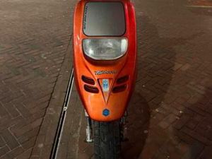 MOOIE TYPHOON — SCOOTERS | PIAGGIO — MARKTPLAATS