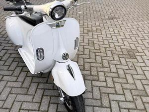 VERKAUFE NEUWERTIGEN ELEKTRO ROLLER