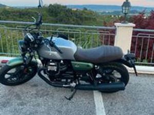 MOTO GUZZI V7 STONE (EDIZIONE CENTENARIO)