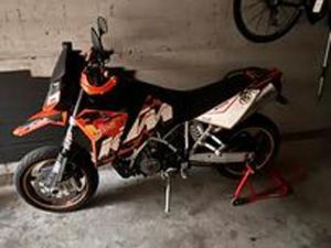 KTM SUPERMOTO 950