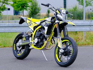 SWM SM 125 FP EDITION GELB SUPERMOTO MOTORRAD ENDURO MOTARD