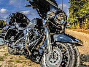 HARLEY-DAVIDSON ELECTRA GLIDE