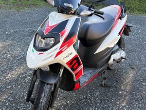 APRILIA SR 50 MOTARD 2018