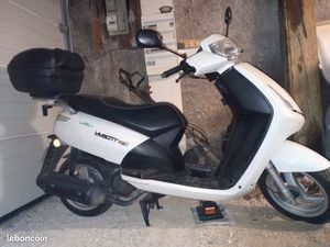 SCOOTER PEUGEOT VIVACITY
