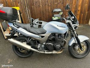 KAWASAKI ZR7