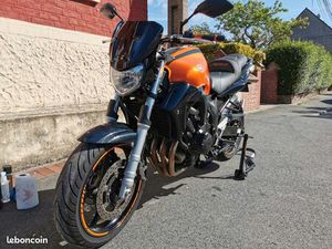 YAMAHA FZ6