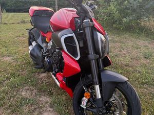 DUCATI DIAVEL V4