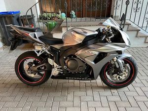HONDA CBR1000RR (SC57)