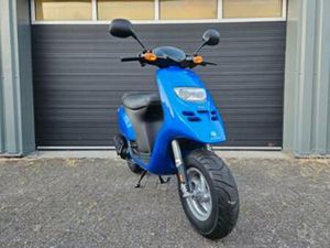 PIAGGIO TPH 2T 50CC BROM 2002 AZZURRO BLAUW 3100K TOPSTAAT — SCOOTERS | PIAGGIO — MARKTPLAATS