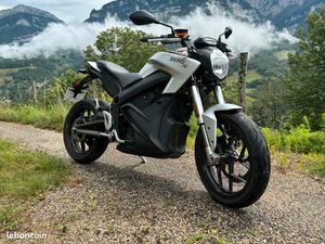 MOTO ÉLECTRIQUE / ZERO MOTORCYCLE ZERO S ZF 7.2 – 11 KW – 2 560 KM