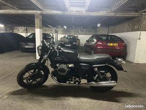 MOTO GUZZI V7 STONE