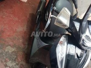 SH 300I 2018 DÉDOUANÉE 2023