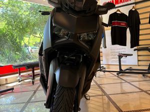 YAMAHA X-MAX 300 →