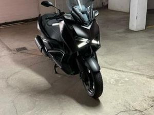 YAMAHA - XMAX300